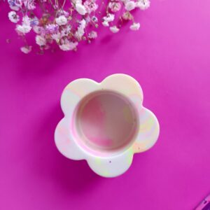 Kwiatowy świecznik Cream